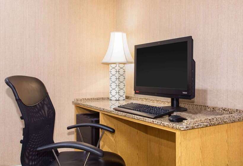 فندق Baymont By Wyndham Columbia, Mo