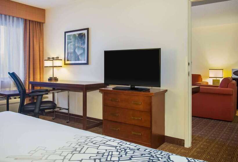 فندق Baymont By Wyndham Columbia, Mo