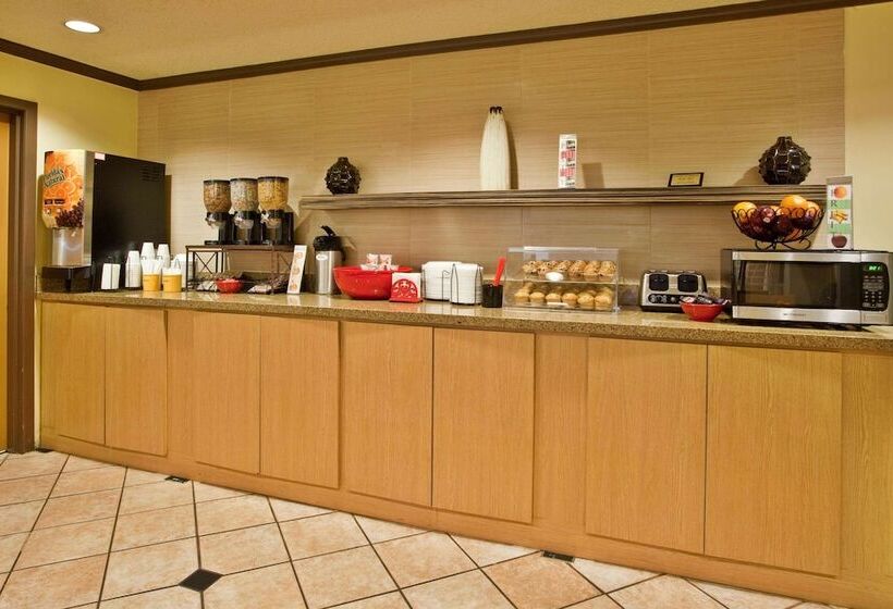 هتل Travelodge By Wyndham Columbus State University