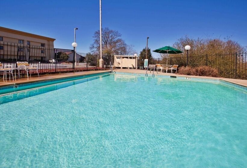 בית מלון כפרי Travelodge By Wyndham Columbus State University