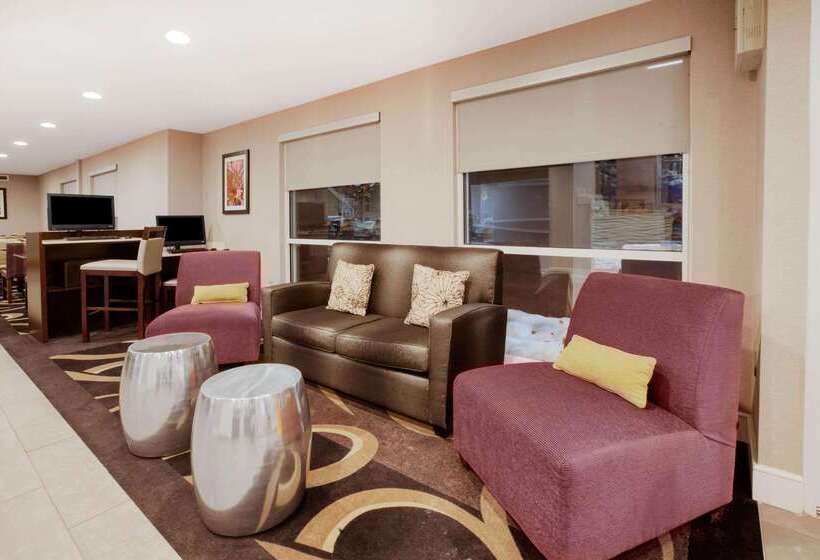 فندق La Quinta By Wyndham Detroit Utica
