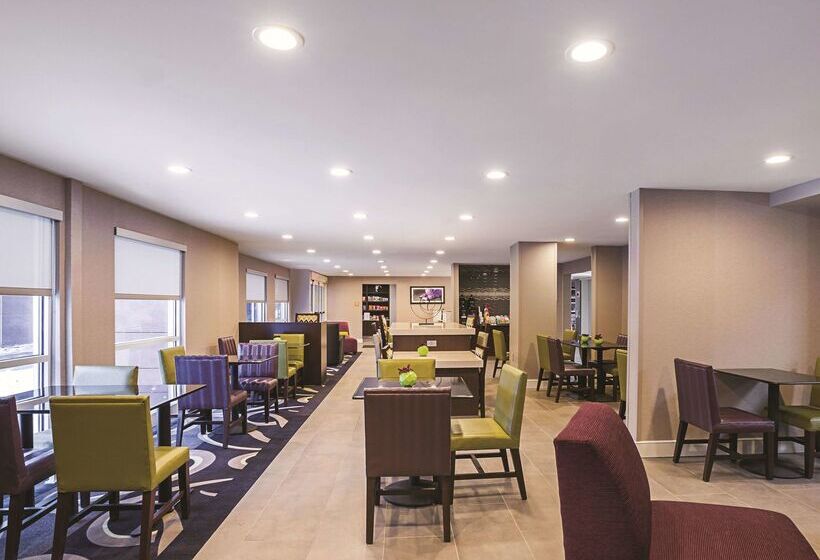 בית מלון כפרי La Quinta By Wyndham Detroit Utica