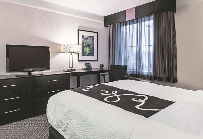 فندق La Quinta By Wyndham Detroit Utica