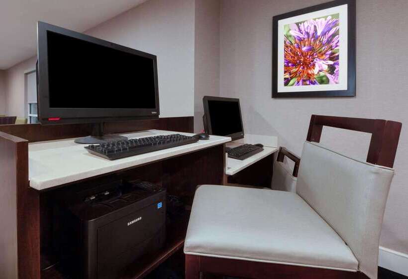 فندق La Quinta By Wyndham Detroit Utica