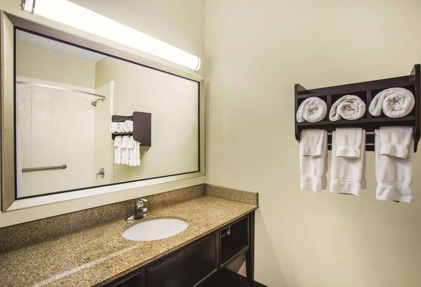 Отель La Quinta By Wyndham Evansville