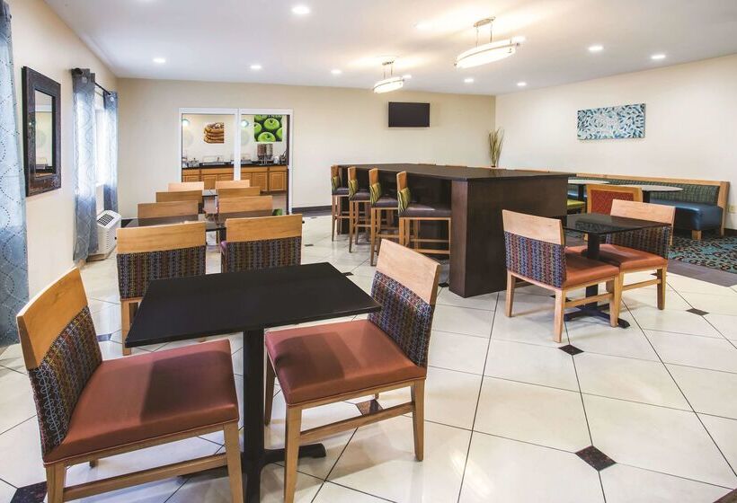 Отель La Quinta By Wyndham Evansville