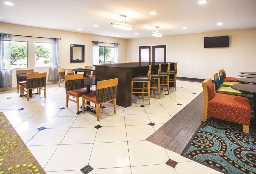 Отель La Quinta By Wyndham Evansville