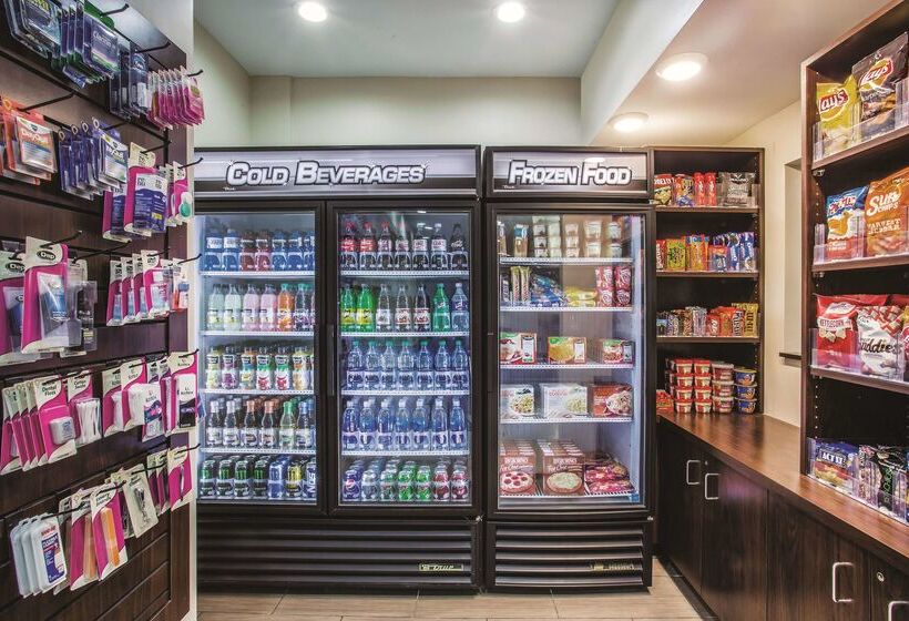 Отель La Quinta By Wyndham Evansville