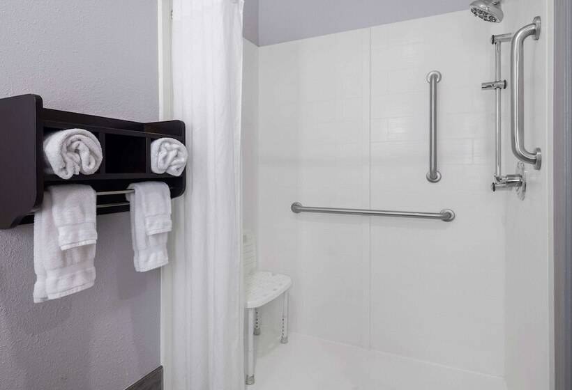 Отель La Quinta By Wyndham Evansville