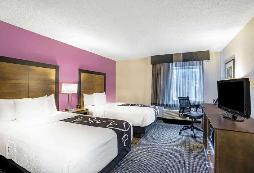 هتل La Quinta By Wyndham Hartford Bradley Airport