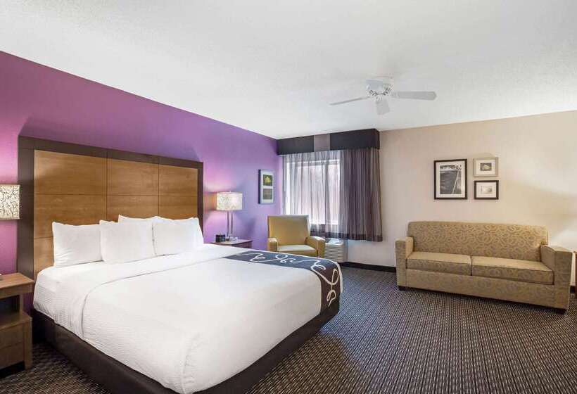 هتل La Quinta By Wyndham Hartford Bradley Airport