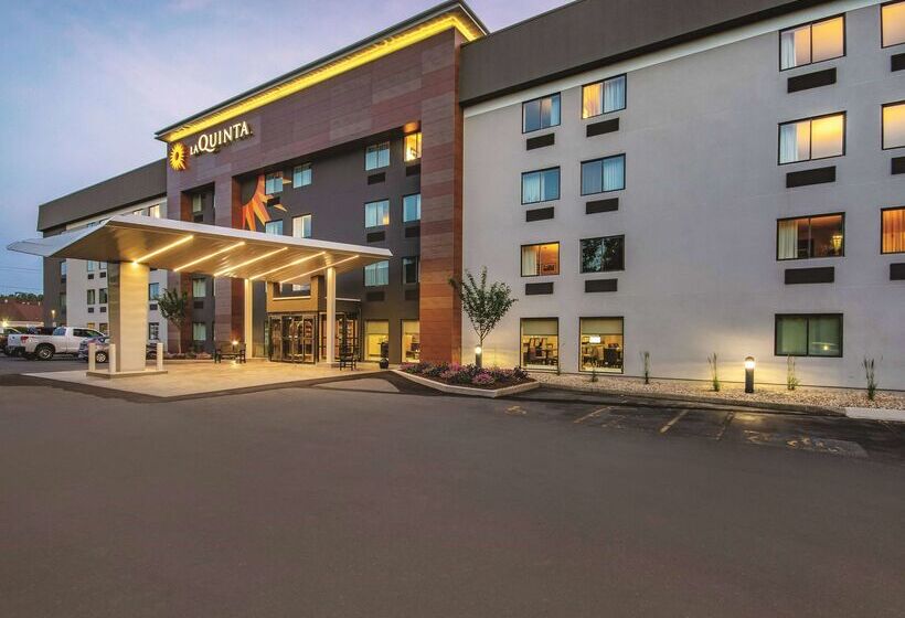 هتل La Quinta By Wyndham Hartford Bradley Airport