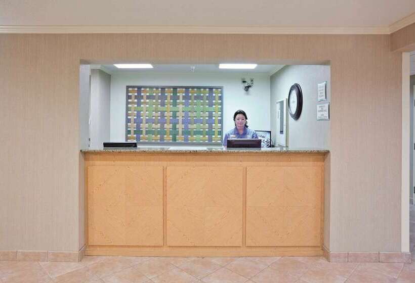 فندق La Quinta By Wyndham Mansfield Oh