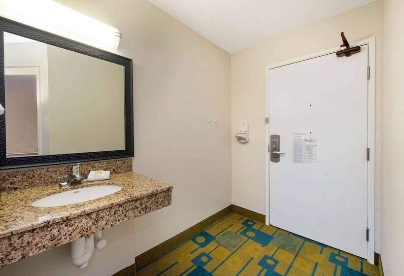 فندق La Quinta By Wyndham Mansfield Oh