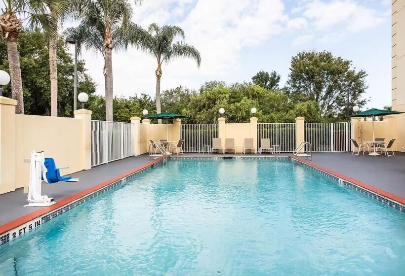 هتل La Quinta By Wyndham Melbourne Viera