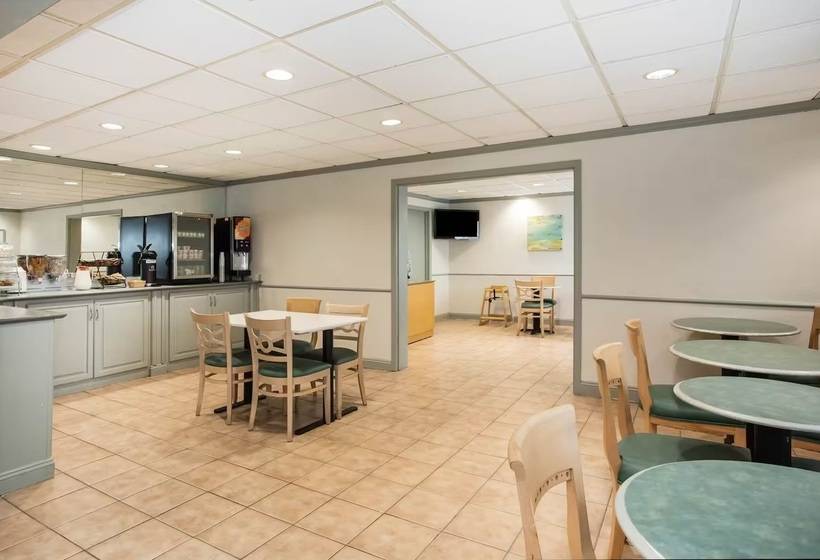 فندق La Quinta By Wyndham Melbourne Viera