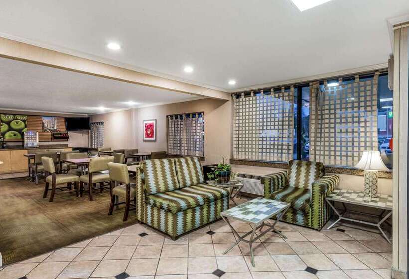 فندق Baymont By Wyndham Meridian