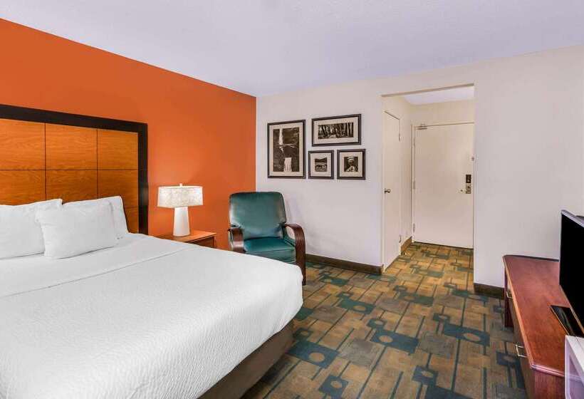 فندق Baymont By Wyndham Meridian