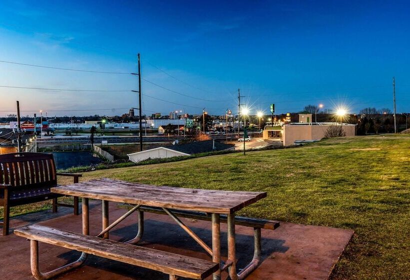 فندق Baymont By Wyndham Meridian