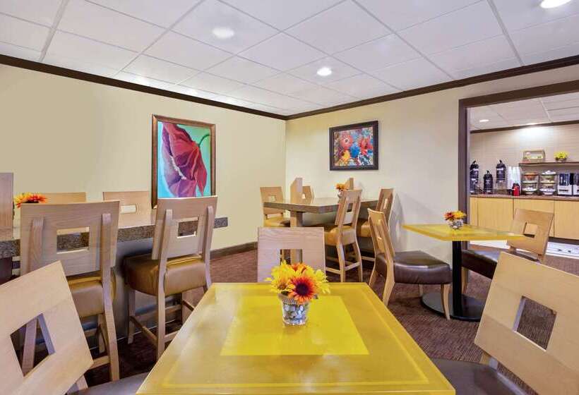 בית מלון כפרי La Quinta By Wyndham Miami Cutler Bay