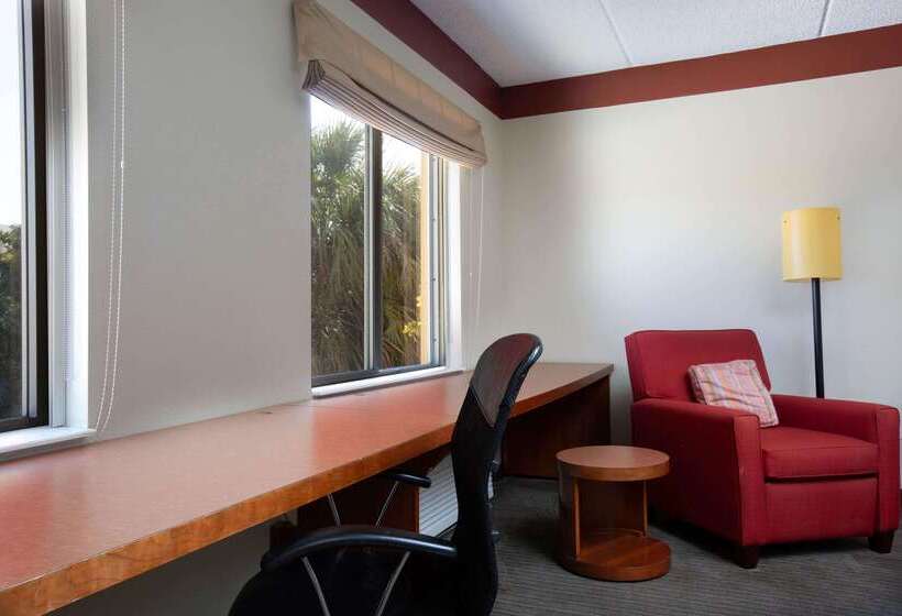 בית מלון כפרי La Quinta By Wyndham Miami Cutler Bay