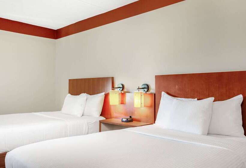 בית מלון כפרי La Quinta By Wyndham Miami Cutler Bay