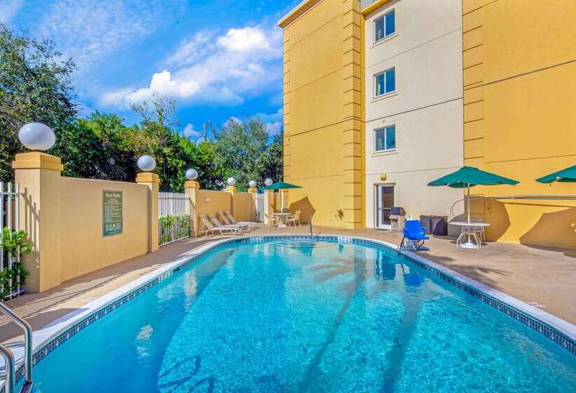 בית מלון כפרי La Quinta By Wyndham Miami Cutler Bay