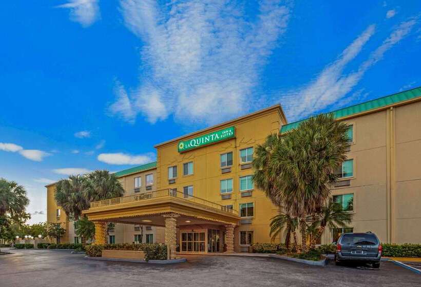 בית מלון כפרי La Quinta By Wyndham Miami Cutler Bay