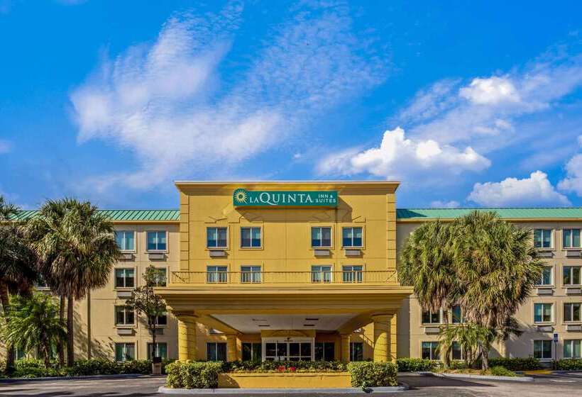 בית מלון כפרי La Quinta By Wyndham Miami Cutler Bay