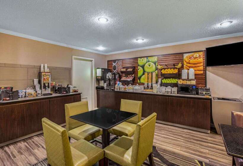 Отель La Quinta By Wyndham N Little Rock   Mccain Mall