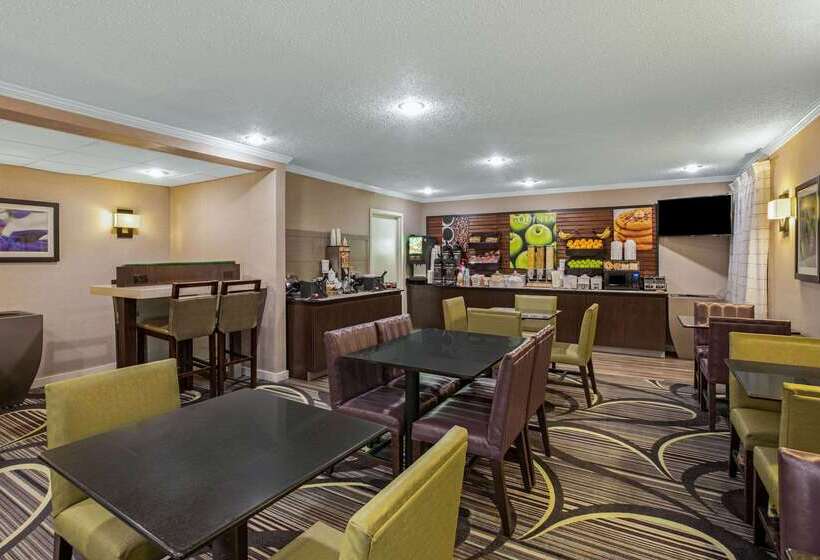 Отель La Quinta By Wyndham N Little Rock   Mccain Mall