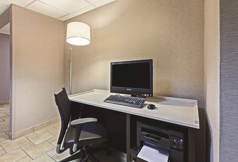 فندق La Quinta By Wyndham N Little Rock   Mccain Mall