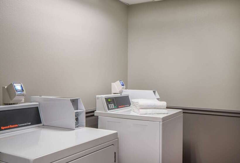 فندق La Quinta By Wyndham Naples East