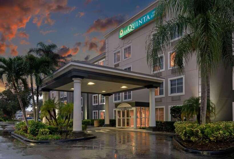 فندق La Quinta By Wyndham Naples East