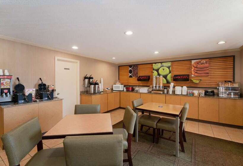 هتل La Quinta By Wyndham Nashville Airport