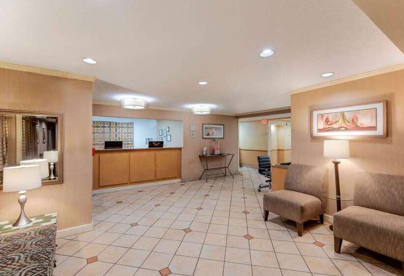 هتل La Quinta By Wyndham Nashville Airport