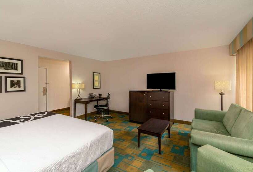 هتل La Quinta By Wyndham Nashville Airport