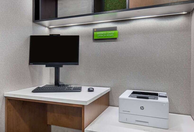 هتل La Quinta By Wyndham Nashville Airport