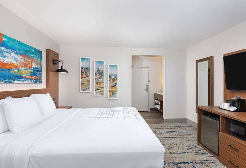 هتل La Quinta By Wyndham Nashville Airport