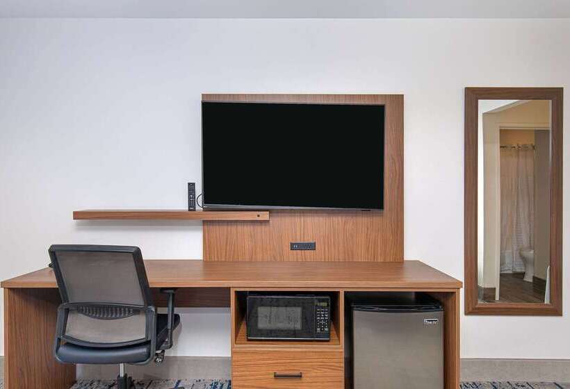 هتل La Quinta By Wyndham Nashville Airport