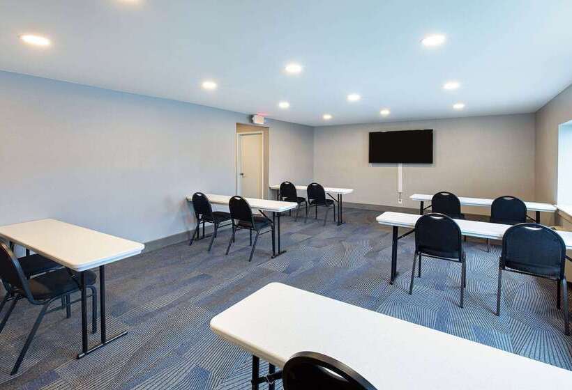 هتل La Quinta By Wyndham Nashville Airport