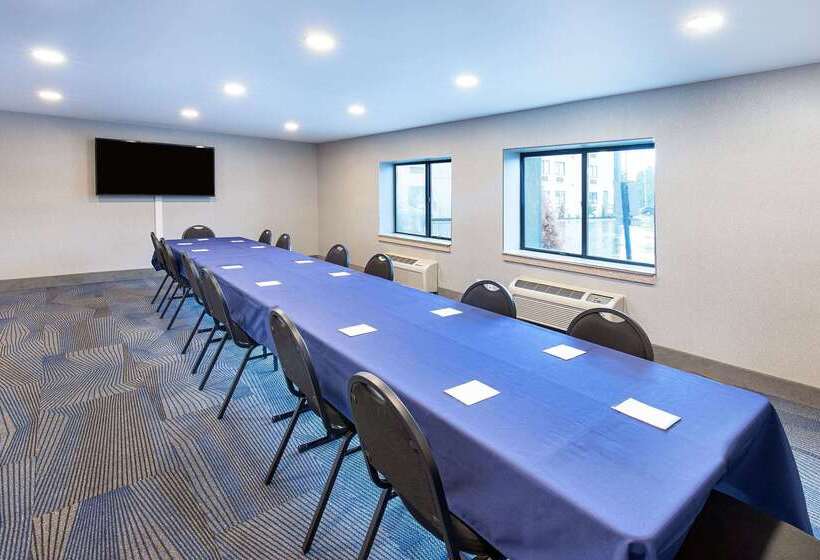 هتل La Quinta By Wyndham Nashville Airport