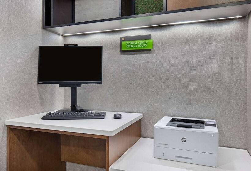 هتل La Quinta By Wyndham Nashville Airport