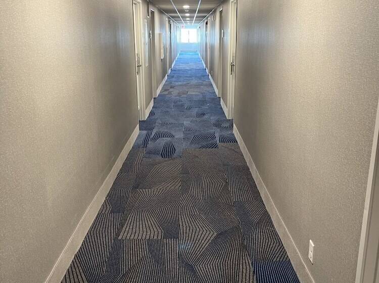 هتل La Quinta By Wyndham Nashville Airport