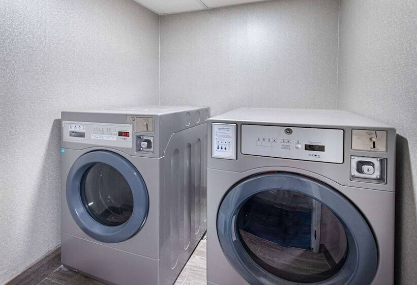 هتل La Quinta By Wyndham Nashville Airport