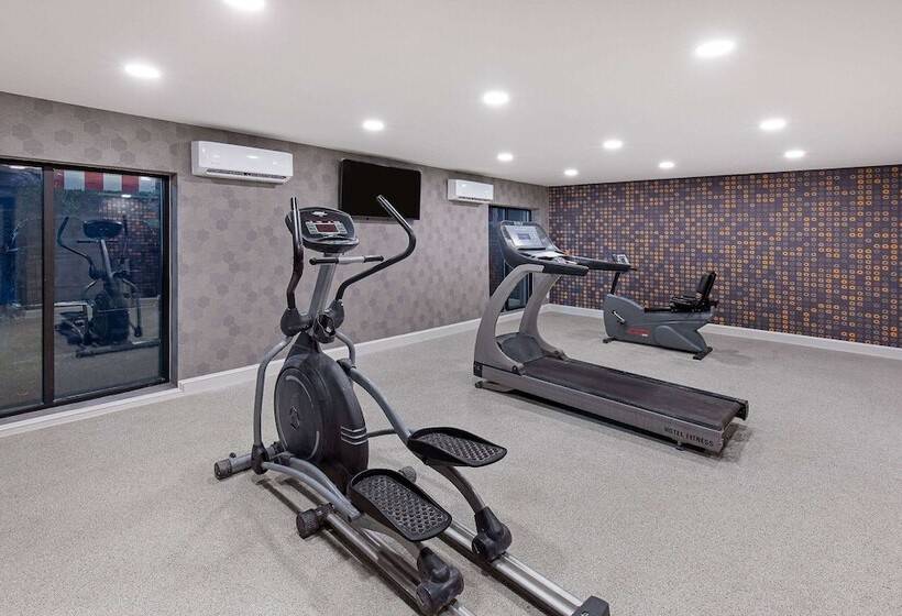 هتل La Quinta By Wyndham Nashville Airport