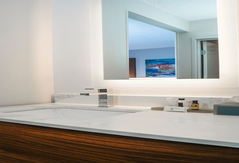 هتل La Quinta By Wyndham Nashville Airport