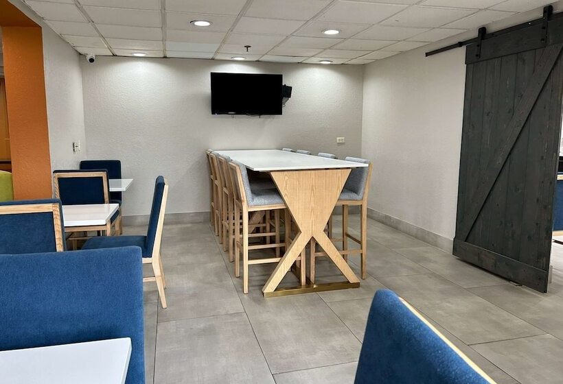 酒店 La Quinta By Wyndham Orlando South