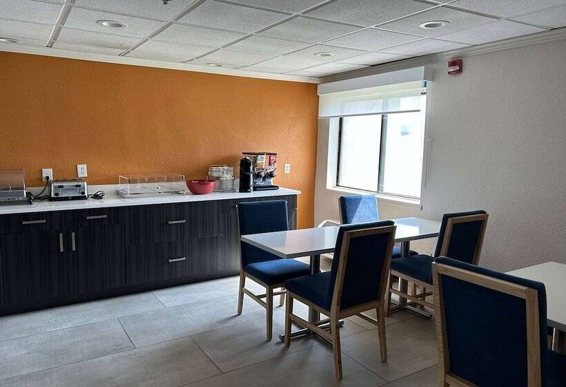 酒店 La Quinta By Wyndham Orlando South