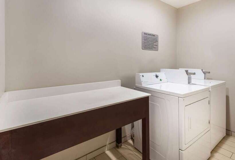 ホテル La Quinta By Wyndham Rockford